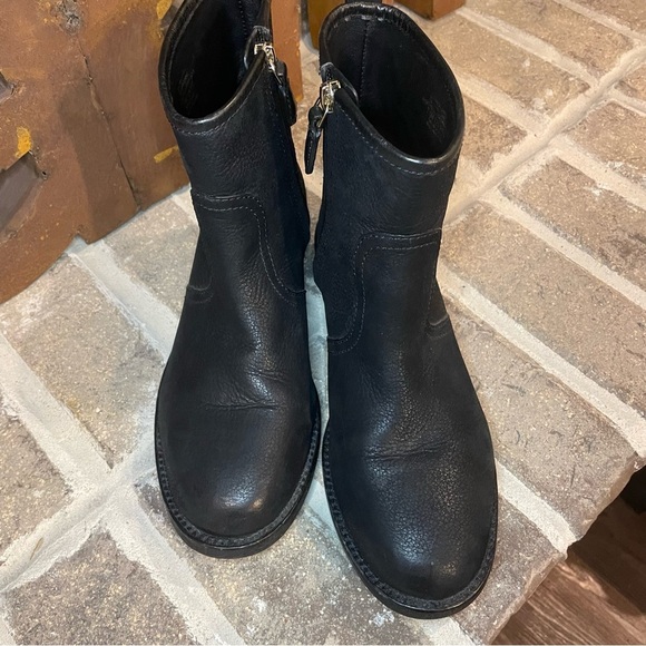 Tory Burch Simone Black Leather Ankle Boots Size 7.5 - Picture 2 of 8